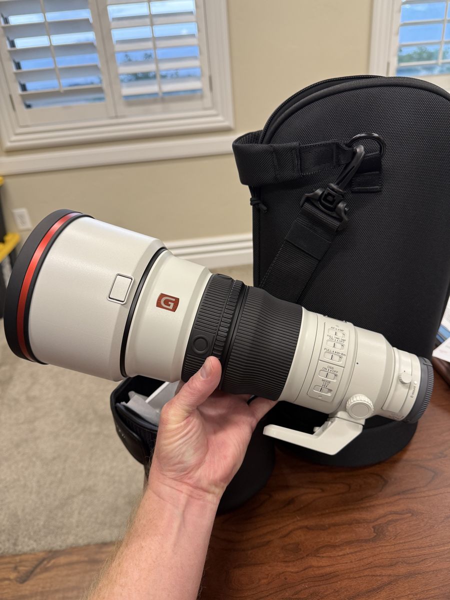 Sony 300mm F2.8 GM OSS LENS BRAND NEW L@@K