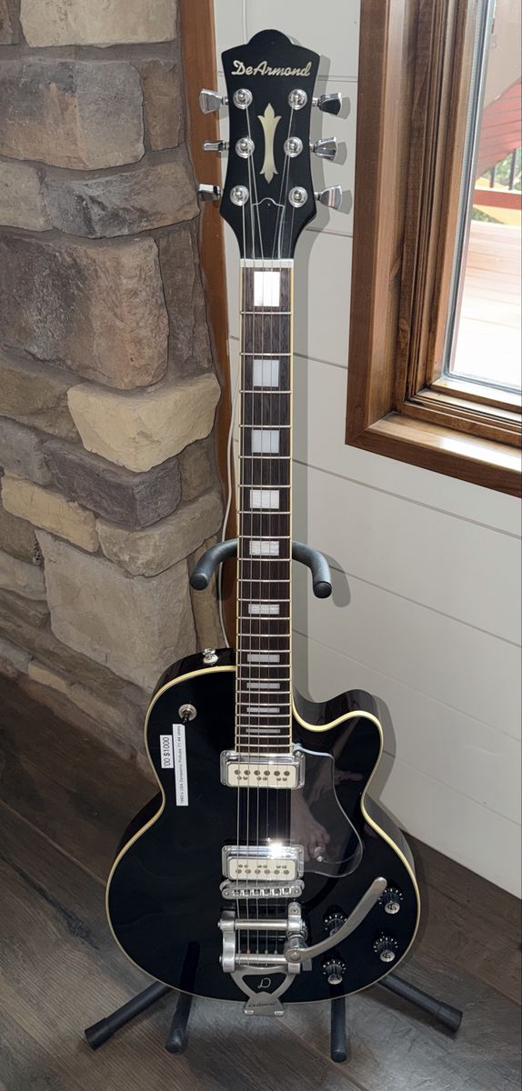 00’ DeArmond electric guitar - 11.44 ohms dynasonic pickups USA made