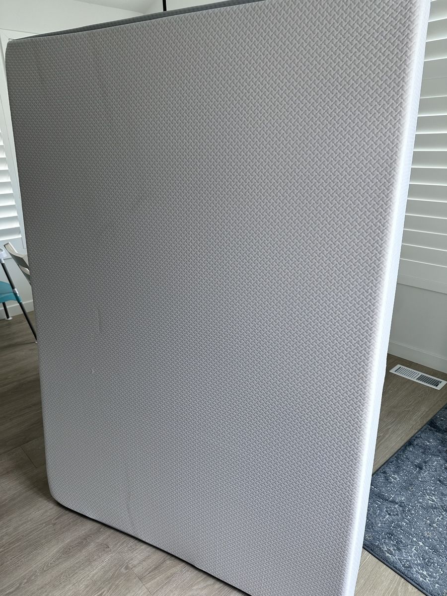 Amazon full-size mattress, medium, foam, 8 inches -$40