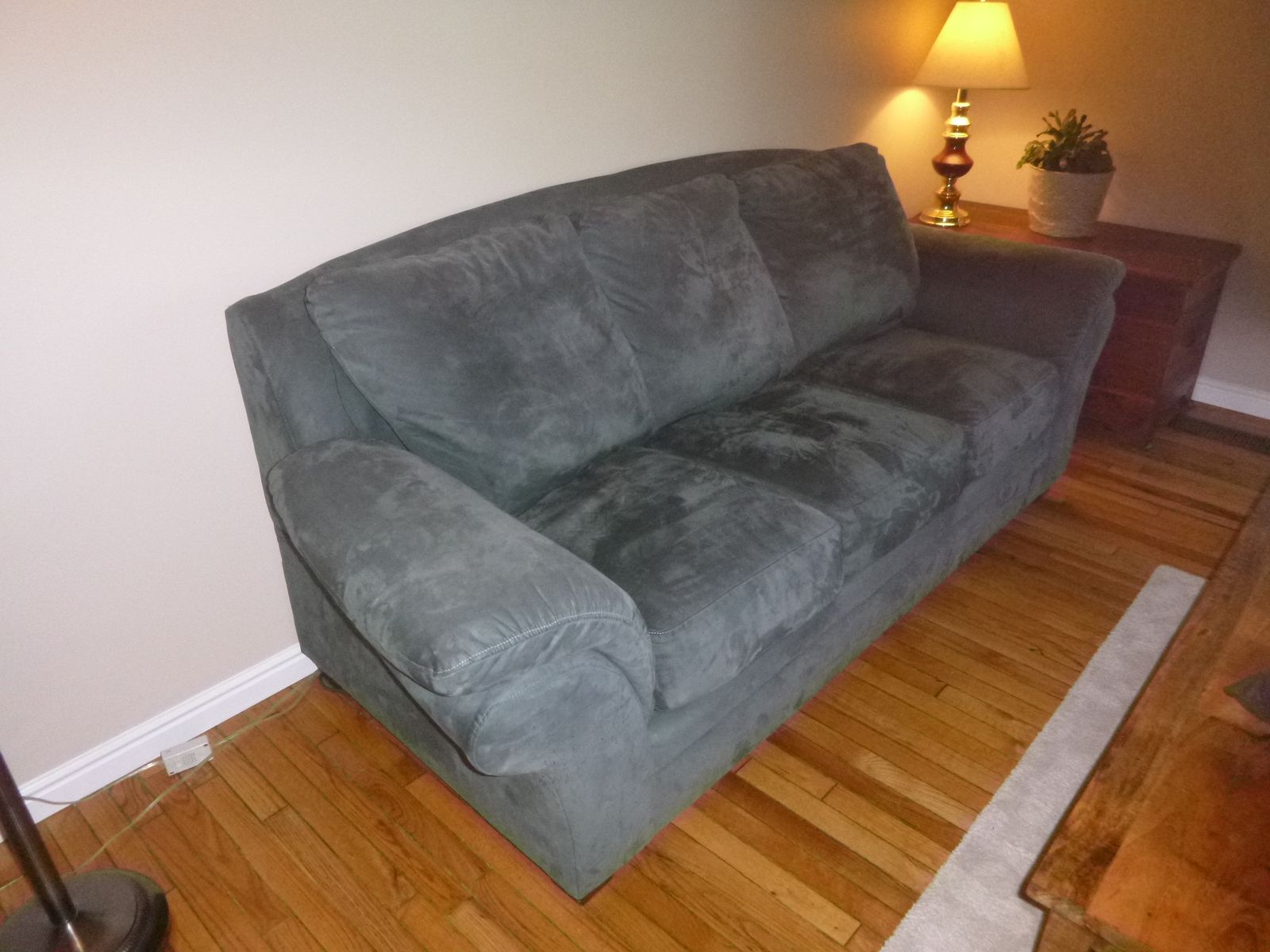 Dark Green Microfiber Couch & Loveseat Set - Excellent Condition