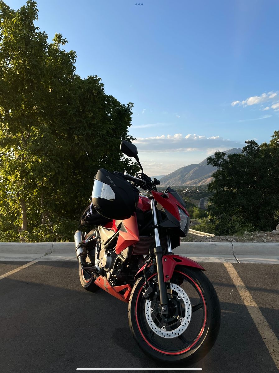 2015 Honda CB300F Motorcycle - Red - Includes Accessories & Cover