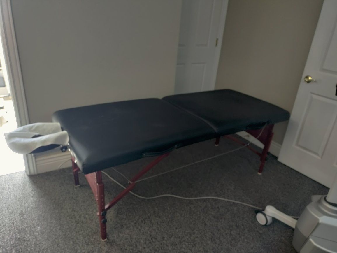 massage table