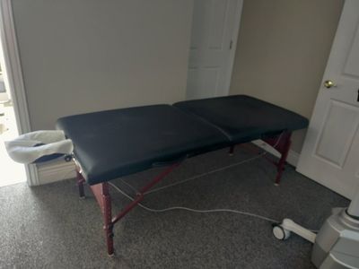 massage table