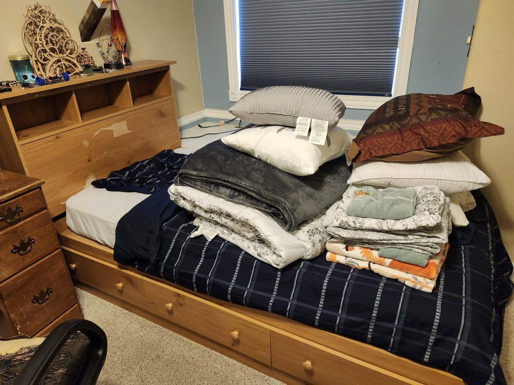 twin size bed with drawers