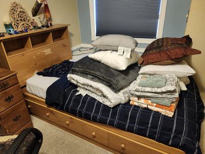 twin size bed with drawers