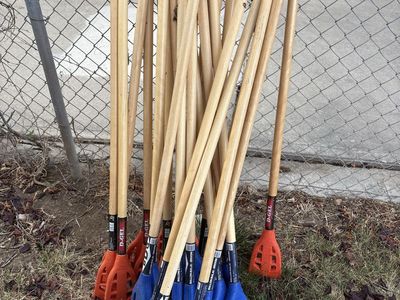 Broomball sticks D-gel and BDG