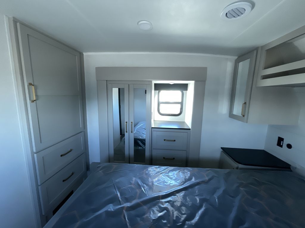 Main image 44