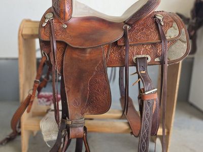 Circle Y tooled Show Saddle