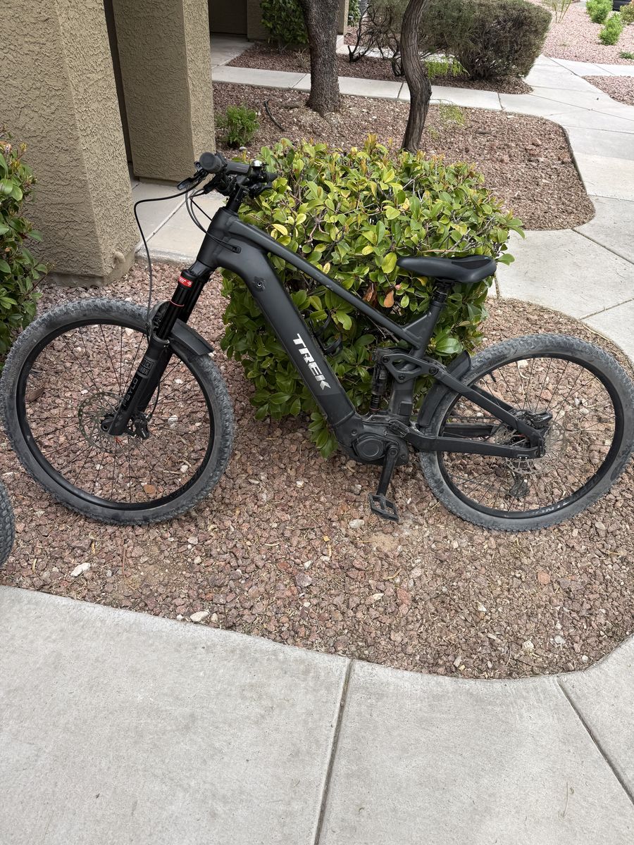 2026Trek Rail+ 5 Gen 5 – 800Wh – Like New – Size XL