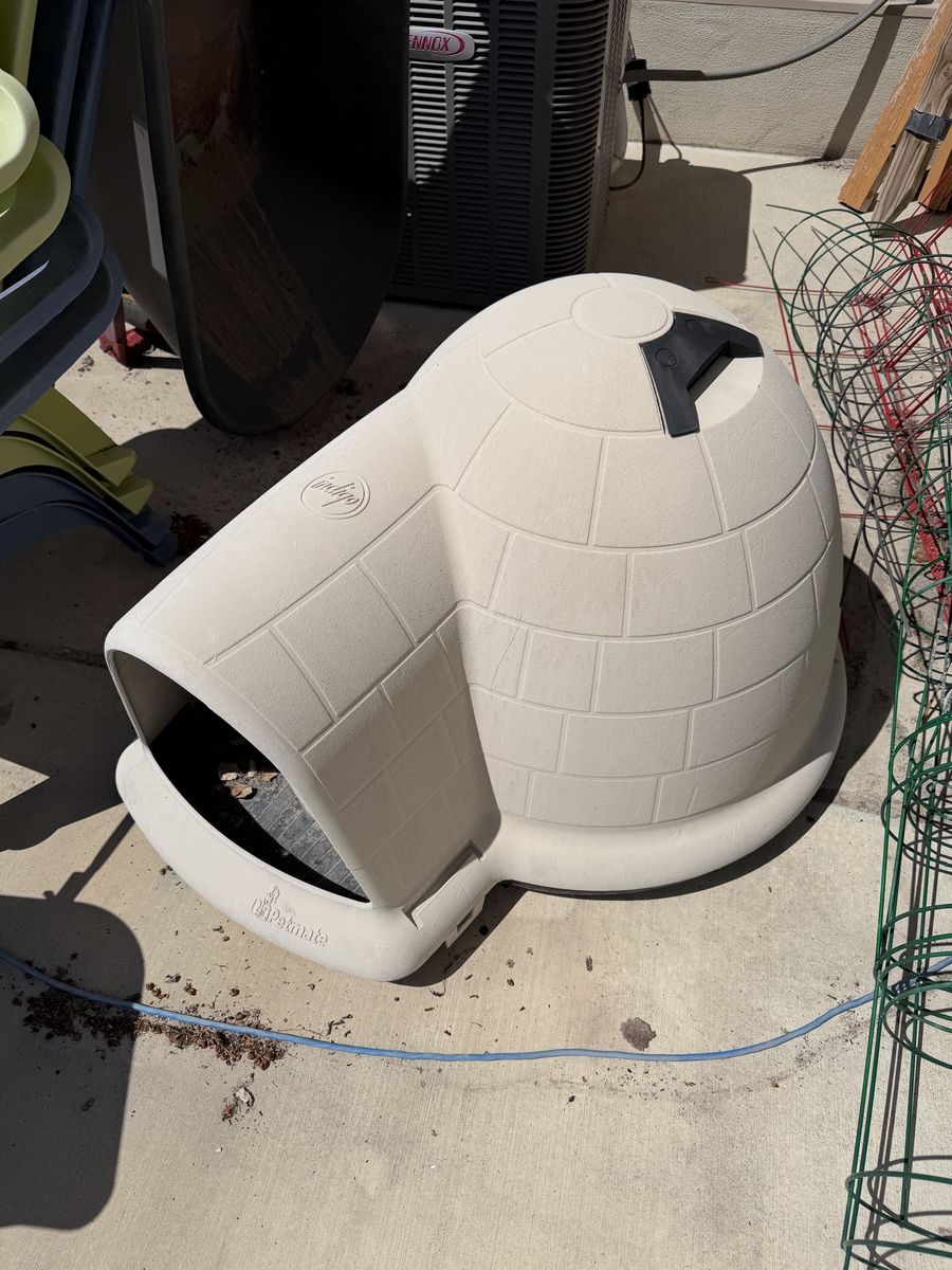 Petmate Indigo Dog House Large Igloo Style Insulated Pet Shelter
