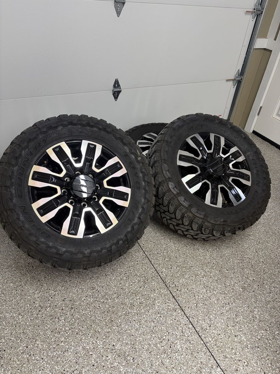 8x180 Denali stocks on 35x12.50R20 Tokyo tires