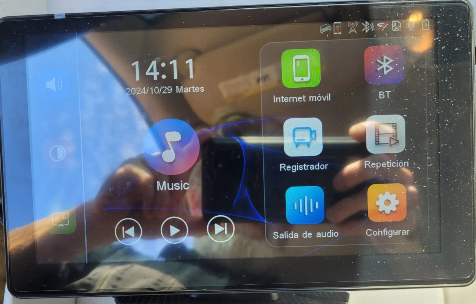 New in box Wireless Carplay Screen