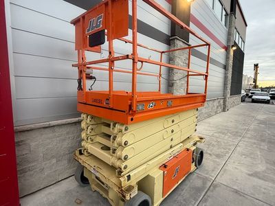 SCISSOR LIFT 19FT - 26FT - 32FT. RENTAL. GENIE - JLG - JCB