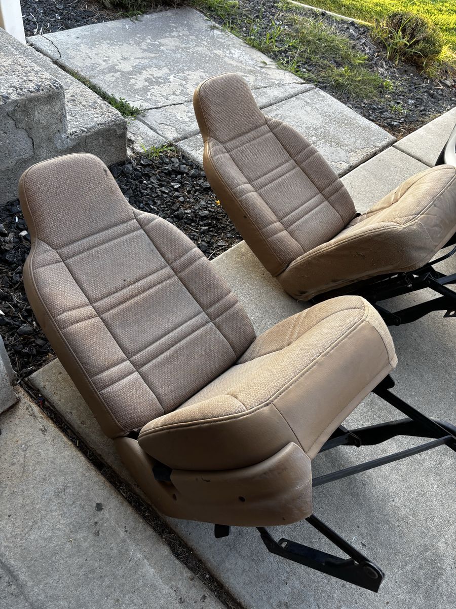 Jeep Wrangler YJ (87-96) Front Seats 