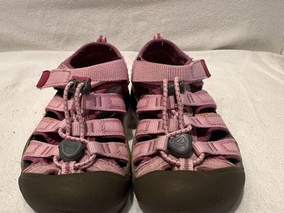 Keen toddler size 11 pink waterproof, hiking sandals