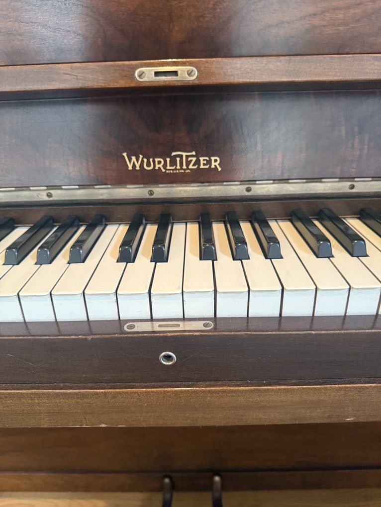Wurlitzer Piano