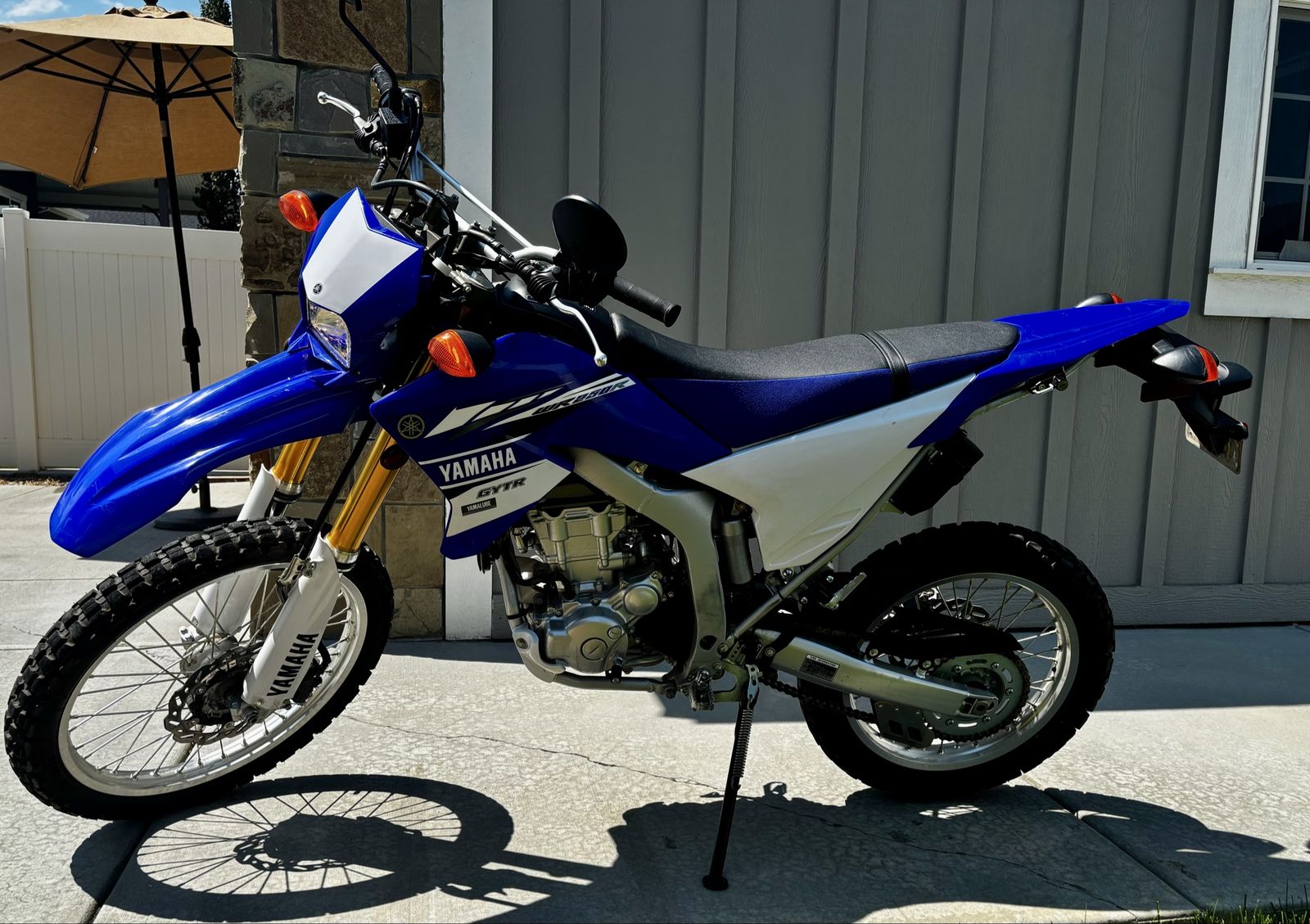 Yamaha WR250R Dual Sport Motorcycle - Blue/White