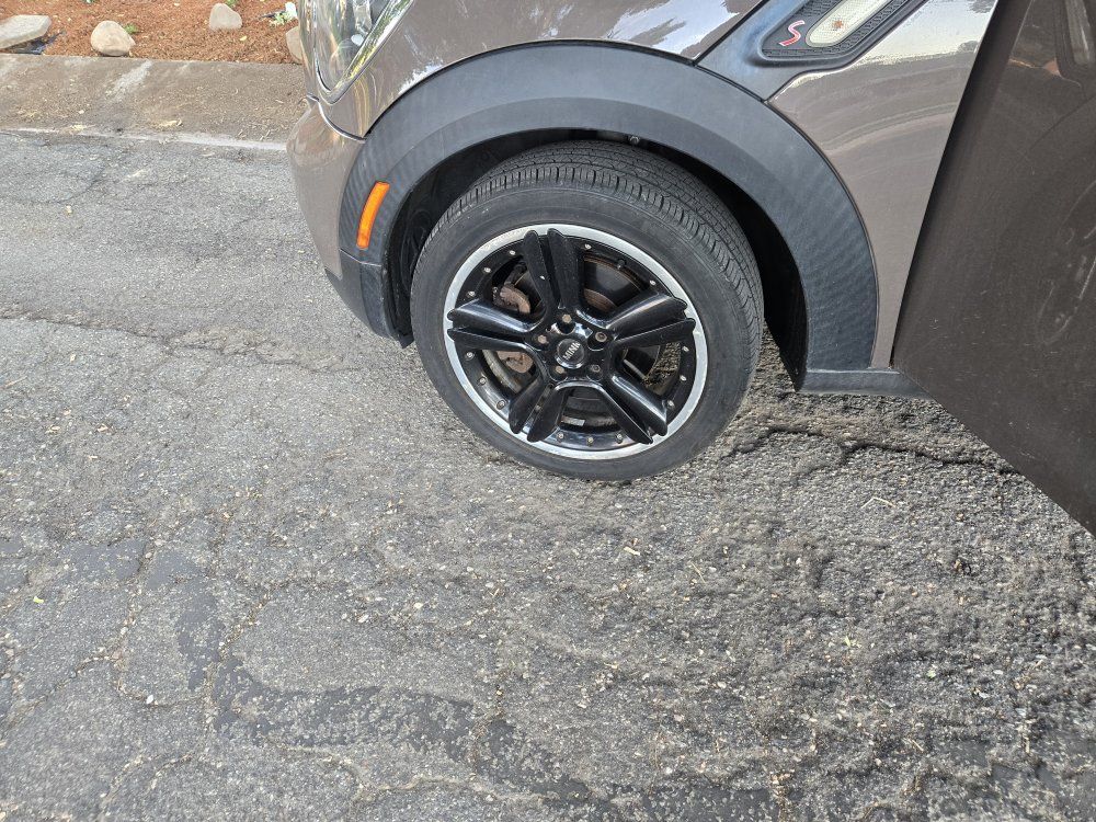 Mini Cooper Countryman Wheels 5 x 120 and Tires
