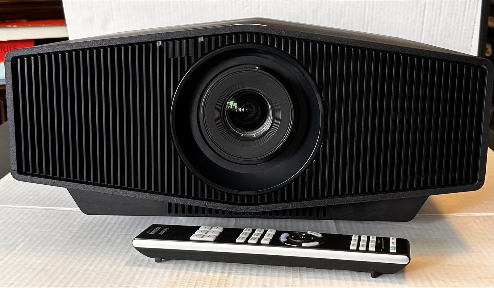 Sony VPL-XW5000ES Native 4K SXRD Laser Home Theater Projector + Remote