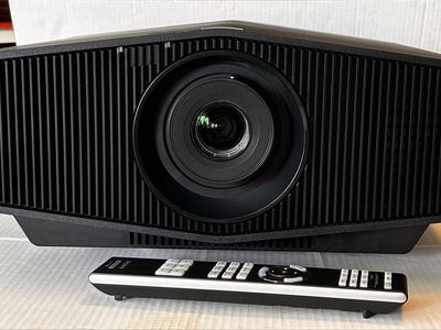 Sony VPL-XW5000ES Native 4K SXRD Laser Home Theater Projector + Remote