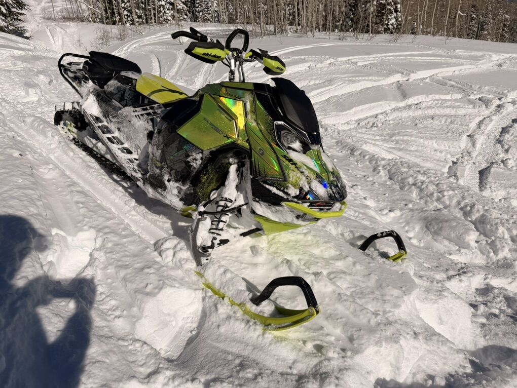 2023 Skidoo Expert TurboR w/10.25 Screen!