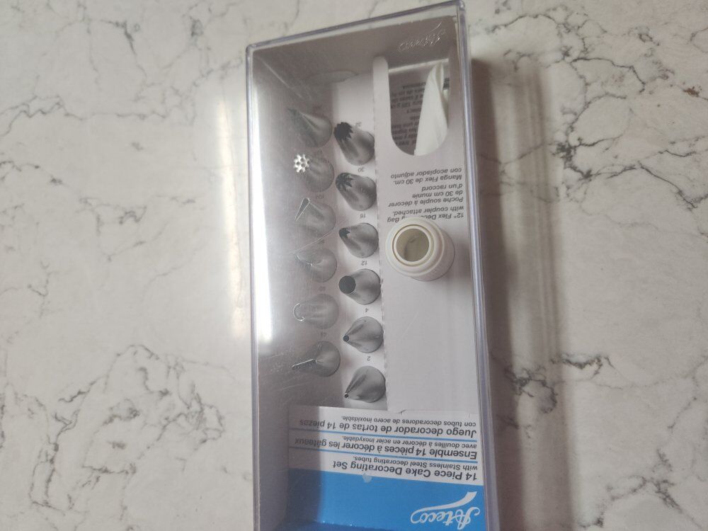 cake decoration tools