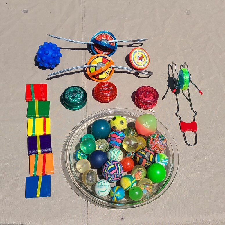 Yo-yos, Tops, Balls