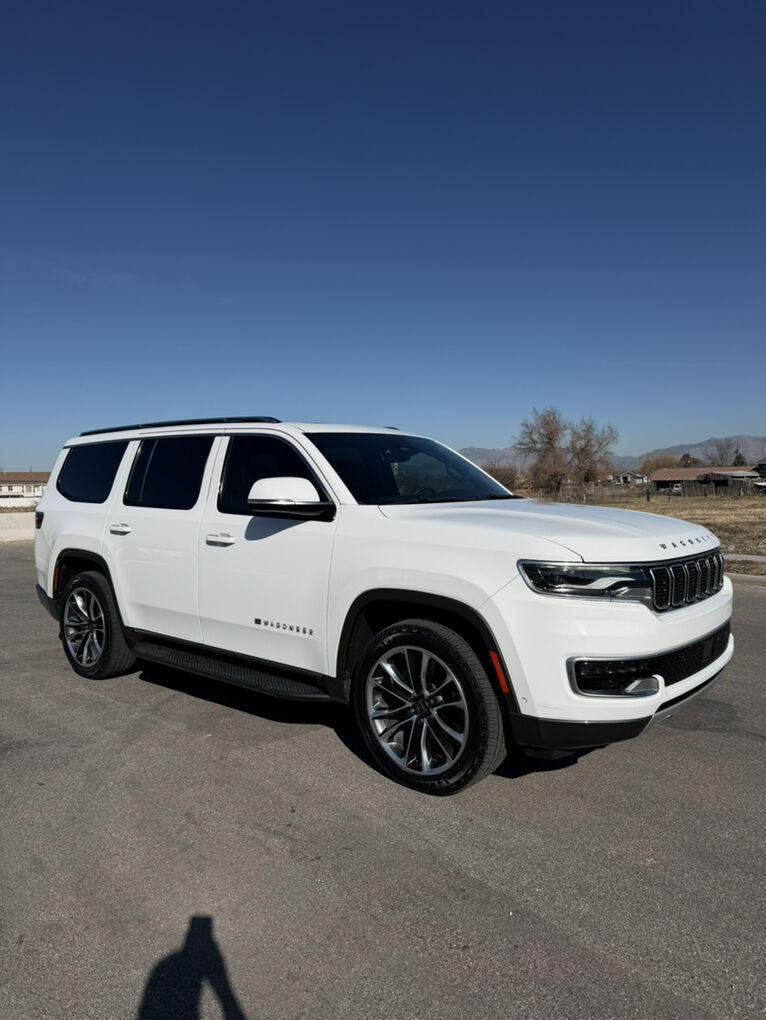 2022 Jeep Wagoneer 