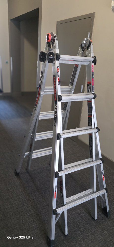 Little Giant Multi-Extends to 18 feet- 300 lb weight limit-Very Lightly used.