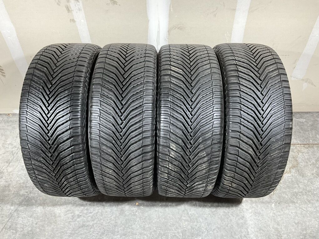 255/40R21 Michelin CrossClimate Tires
