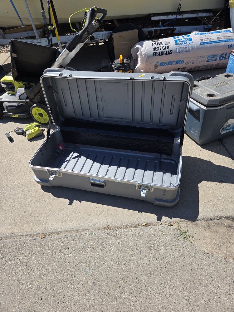 Pelican-Hardigg Military Case