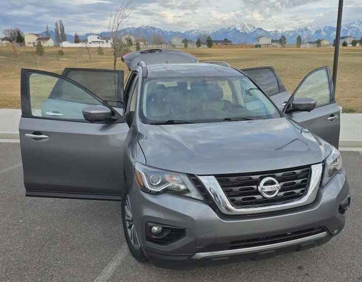 2020 Nissan Pathfinder SL