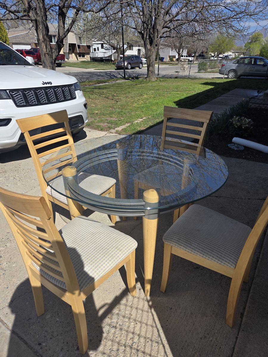 Ashley Furniture Dinning Set