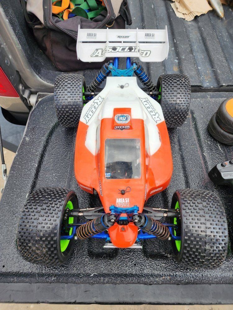 Team Associated RC Buggy with Spektrum DX3 Transmitter and Ovonic Battery 1/8 scale