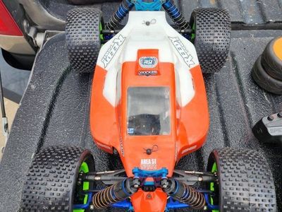 Team Associated RC Buggy with Spektrum DX3 Transmitter and Ovonic Battery 1/8 scale