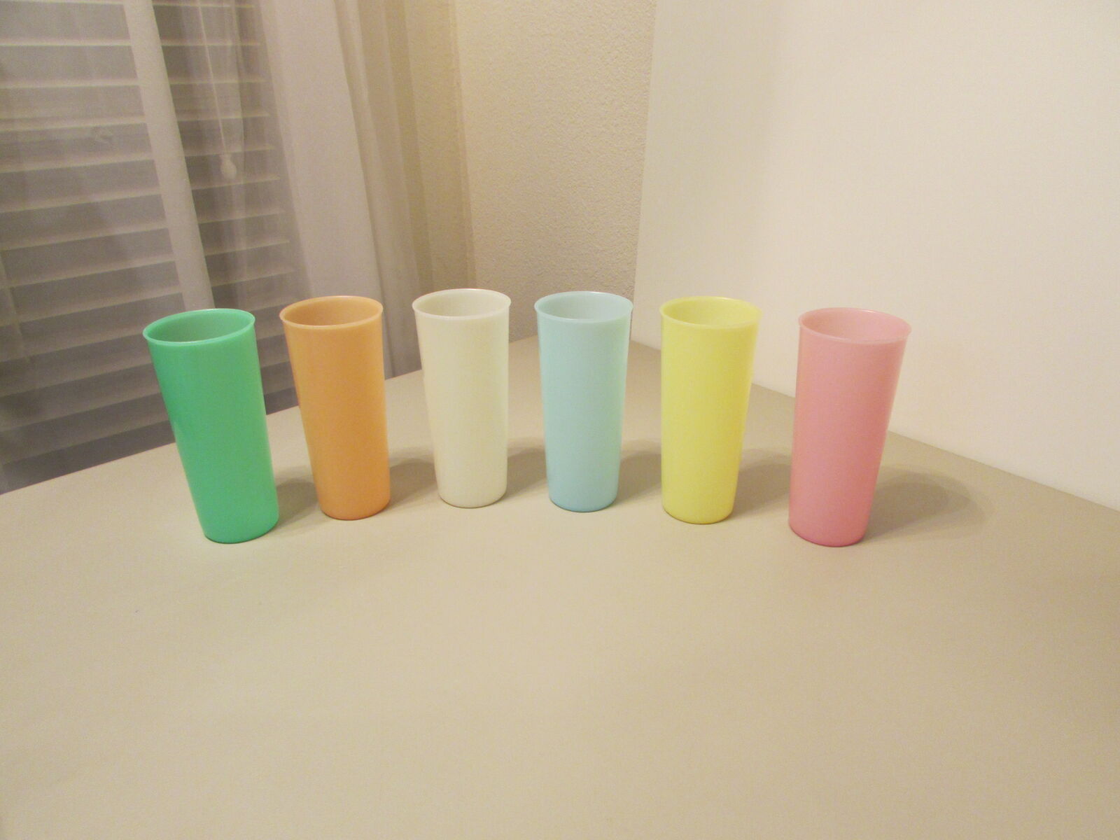 (6) vintage tupperware drinking cups