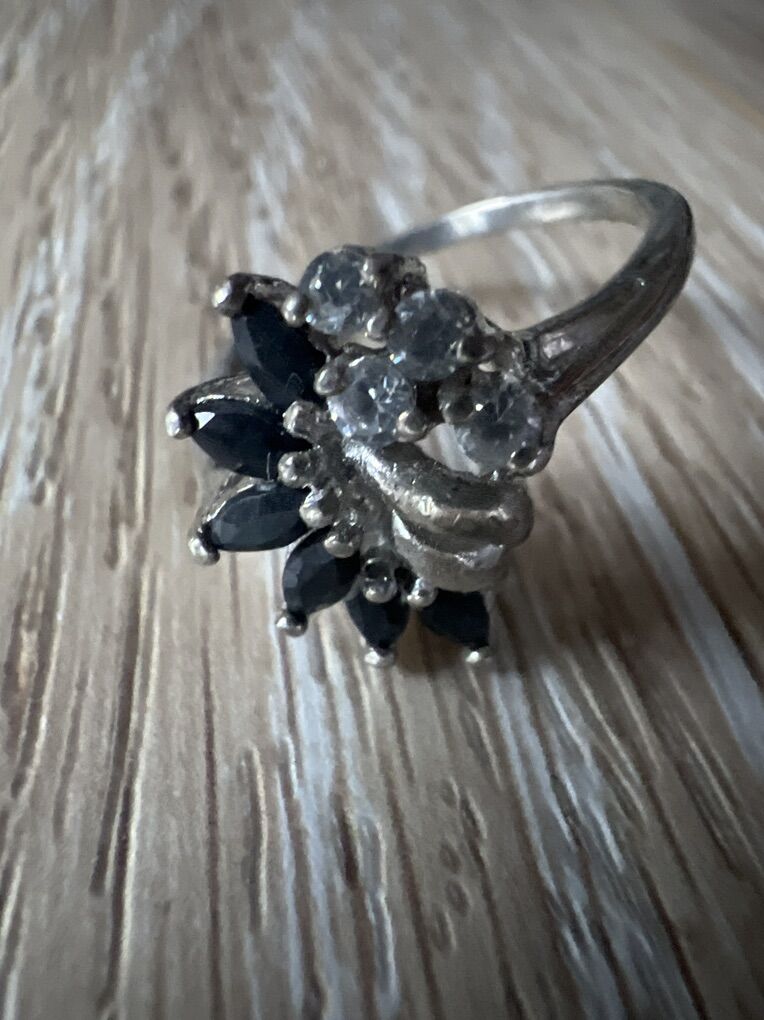 Ladies Womens Ring 925 silver Blue Saphire CZ Sz 8