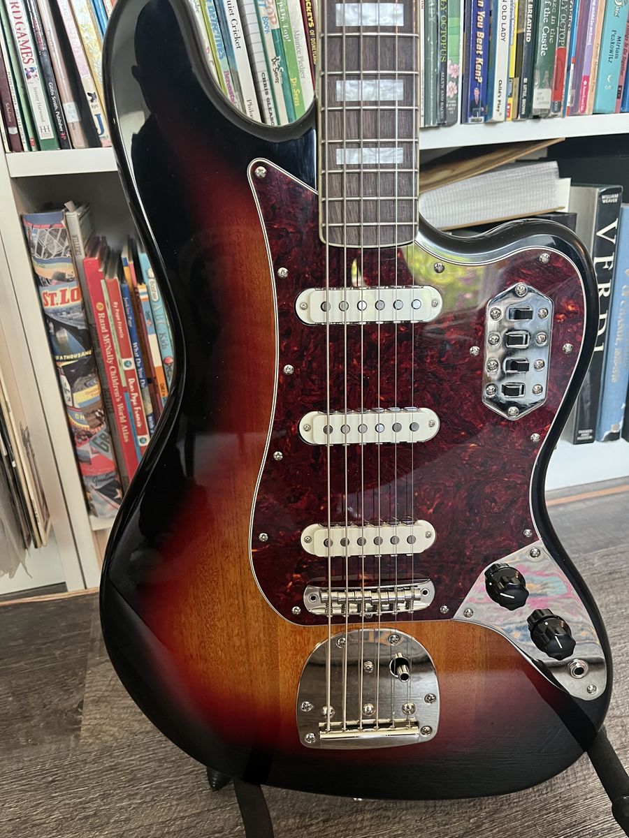 Squier Bass VI