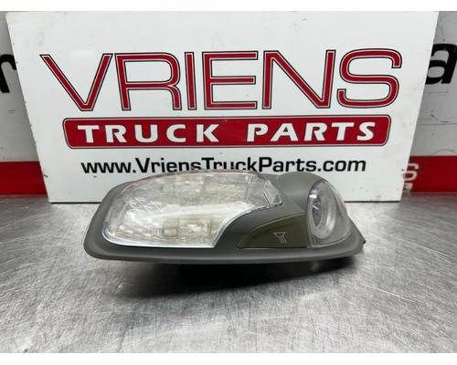 Kenworth Dome Light, Part # 1-INJ-397-000 / 1-INJ-402-000