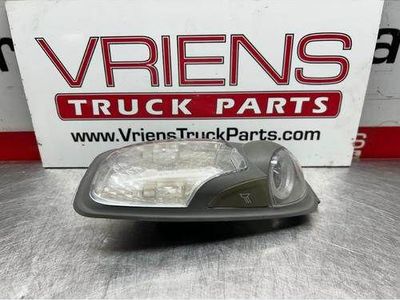 Kenworth Dome Light, Part # 1-INJ-397-000 / 1-INJ-402-000