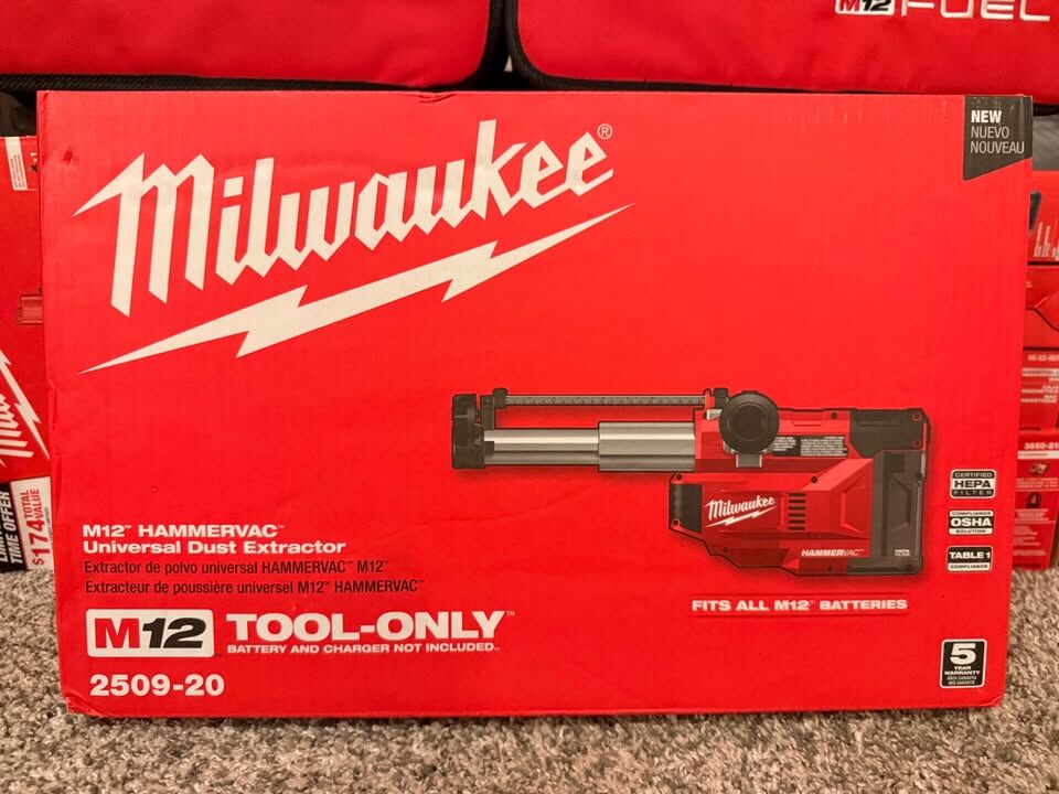 Milwaukee M12 HAMMERVAC Universal Dust Extractor - Brand New!