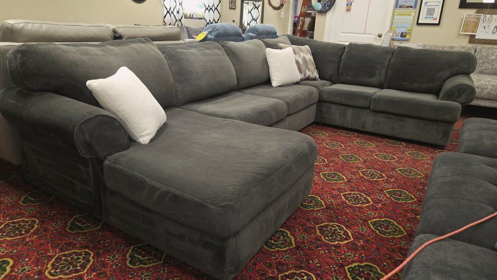 🩶 Large 3-Piece Sectional