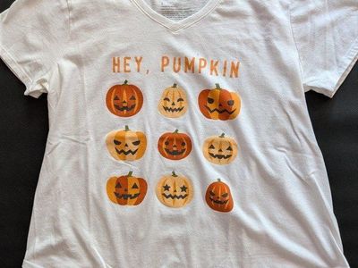 Celebrate Together "Hey, Pumpkin" Halloween V-Neck T-Shirt, Women's Size L, White Short Sleeve