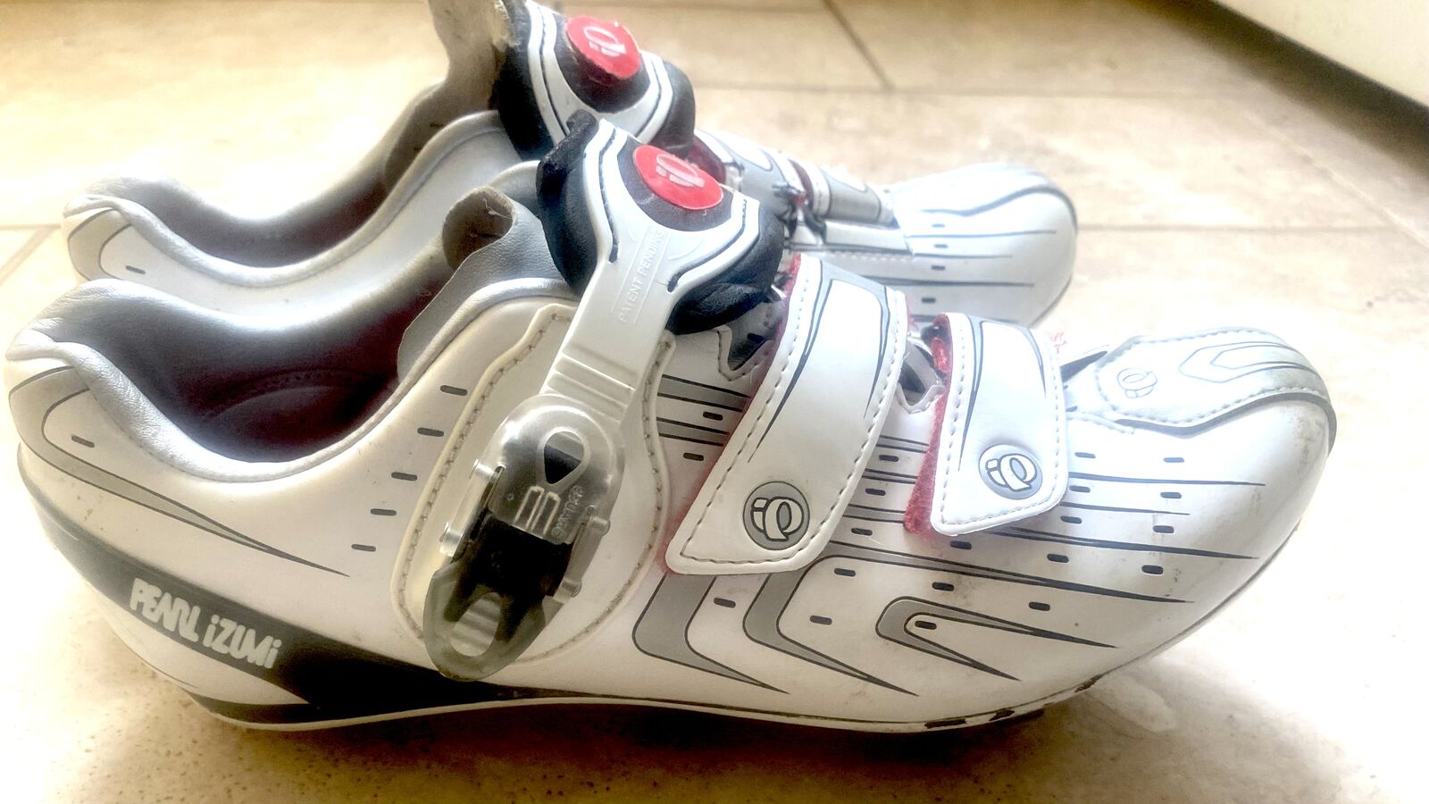 Pearl Izumi PRO Grade Carbon Fiber Cycling Shoes, Adjustable Straps -size 41 (Men's 8/Women's 9), White with Red/Black Accents