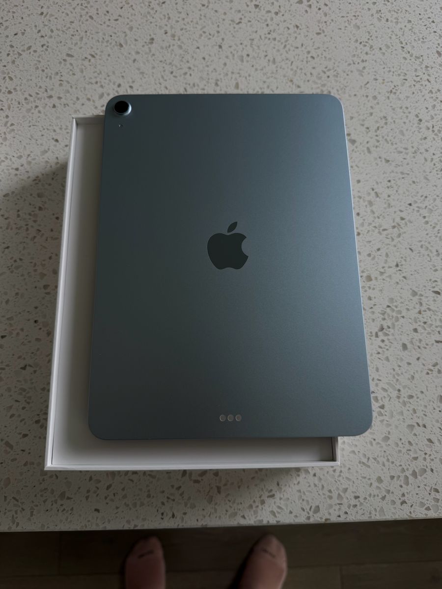 iPad Air 11 inch 512 gb Blue