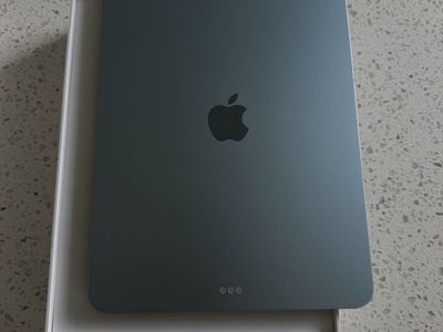 iPad Air 11 inch 512 gb Blue