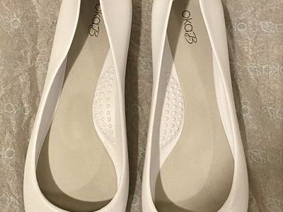 Temple Shoes, Slip and Packet…