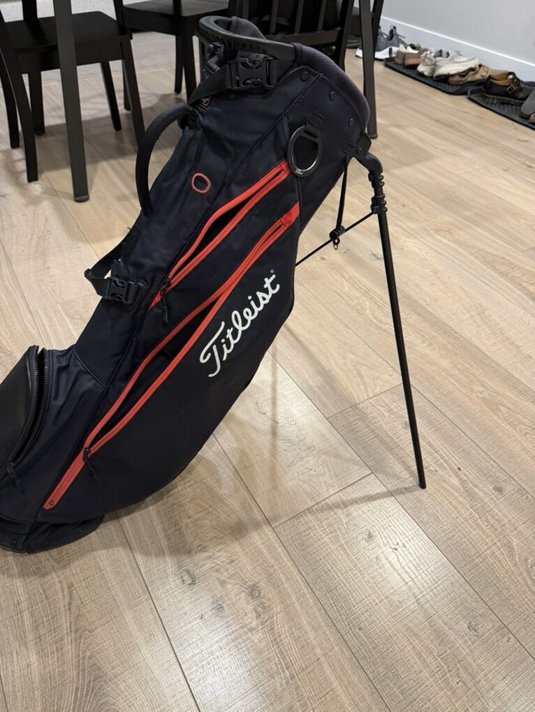 Titleist Players 4 Carbon Golf Bag