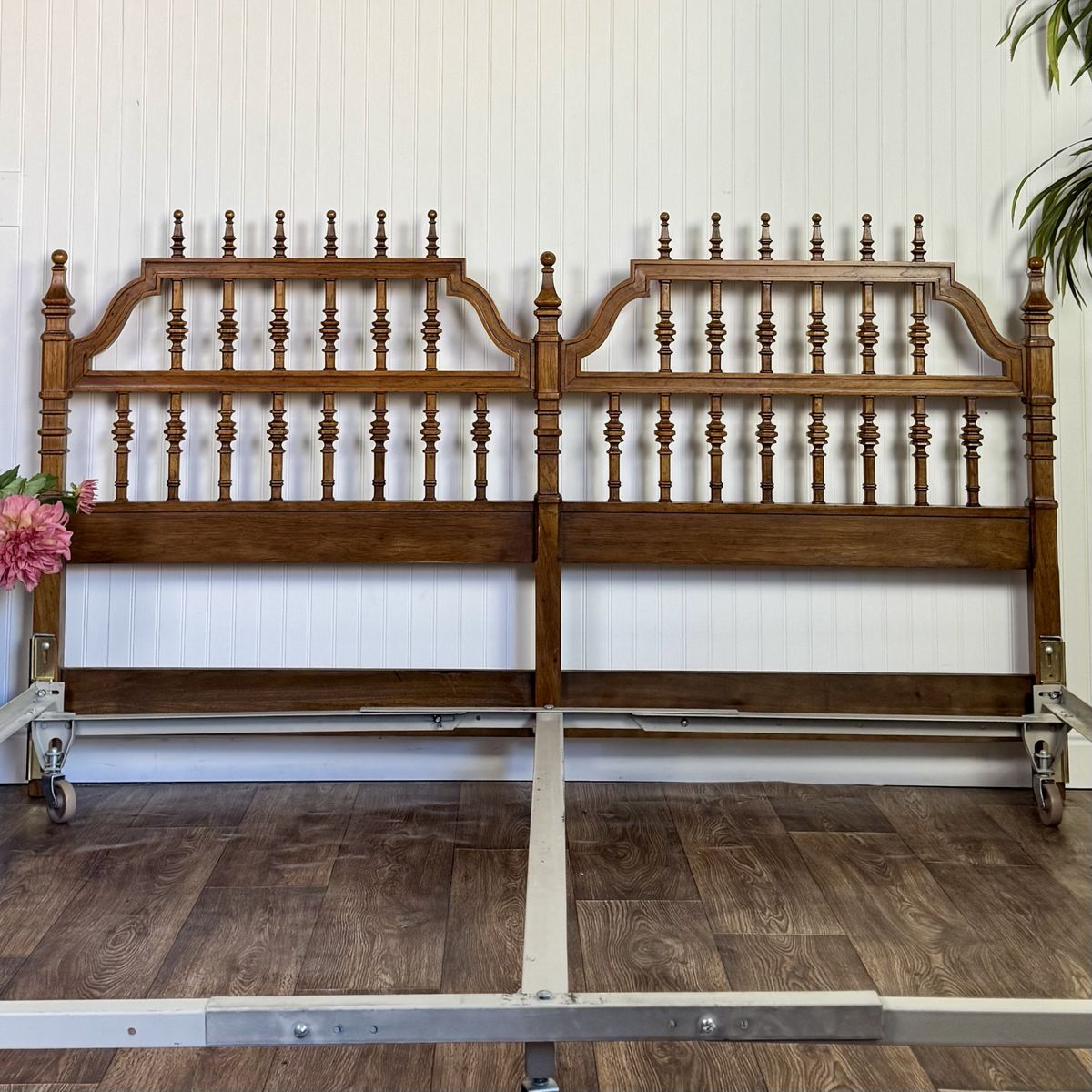 Vintage King Spindle Headboard and Rails – Morganton "Barcelona" Collection