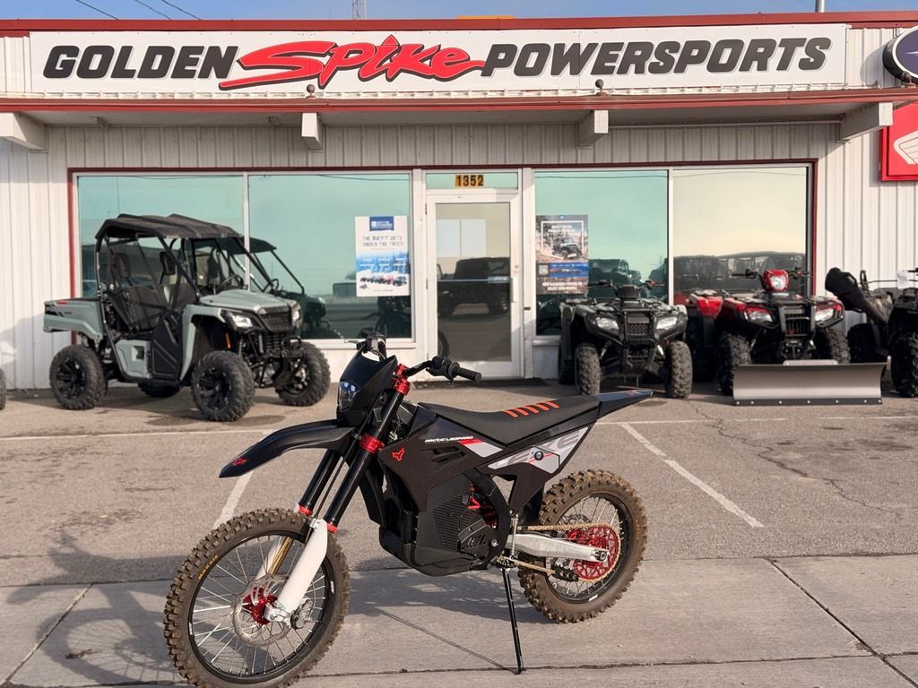 2024 Arctic Leopard EXE 880 EXE 880